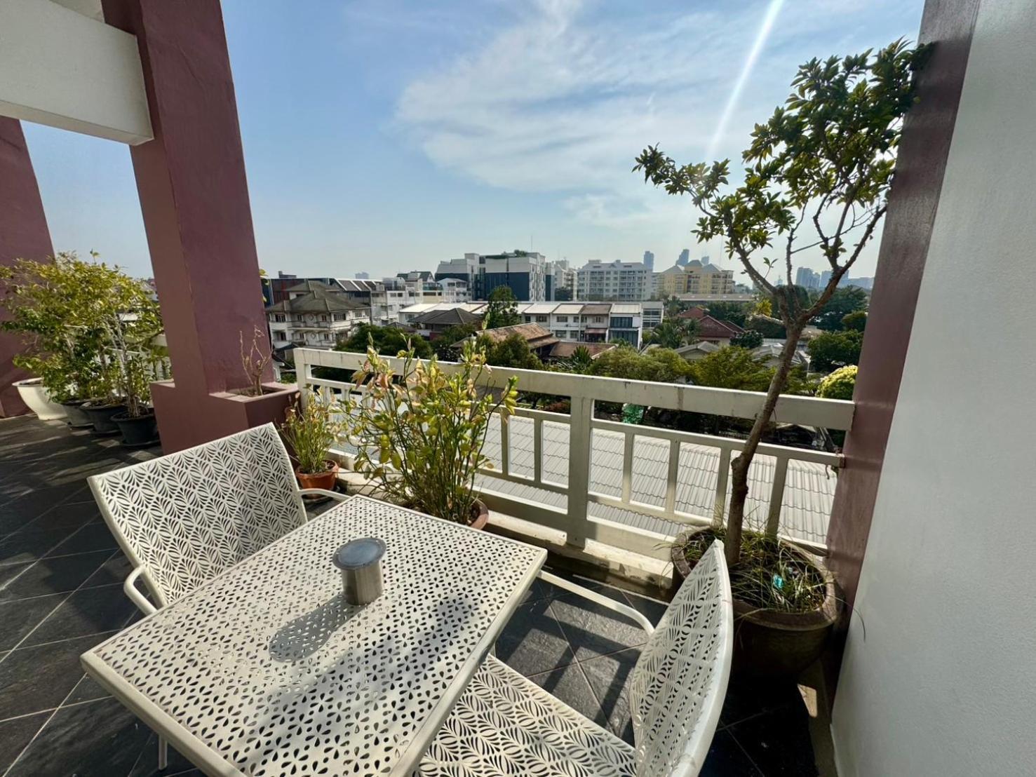 Baan Sabai Rama IV Apartment بانكوك المظهر الخارجي الصورة
