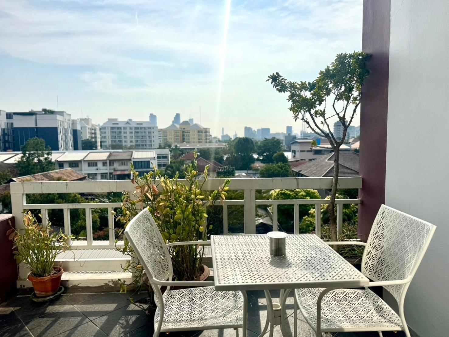 Baan Sabai Rama IV Apartment بانكوك المظهر الخارجي الصورة